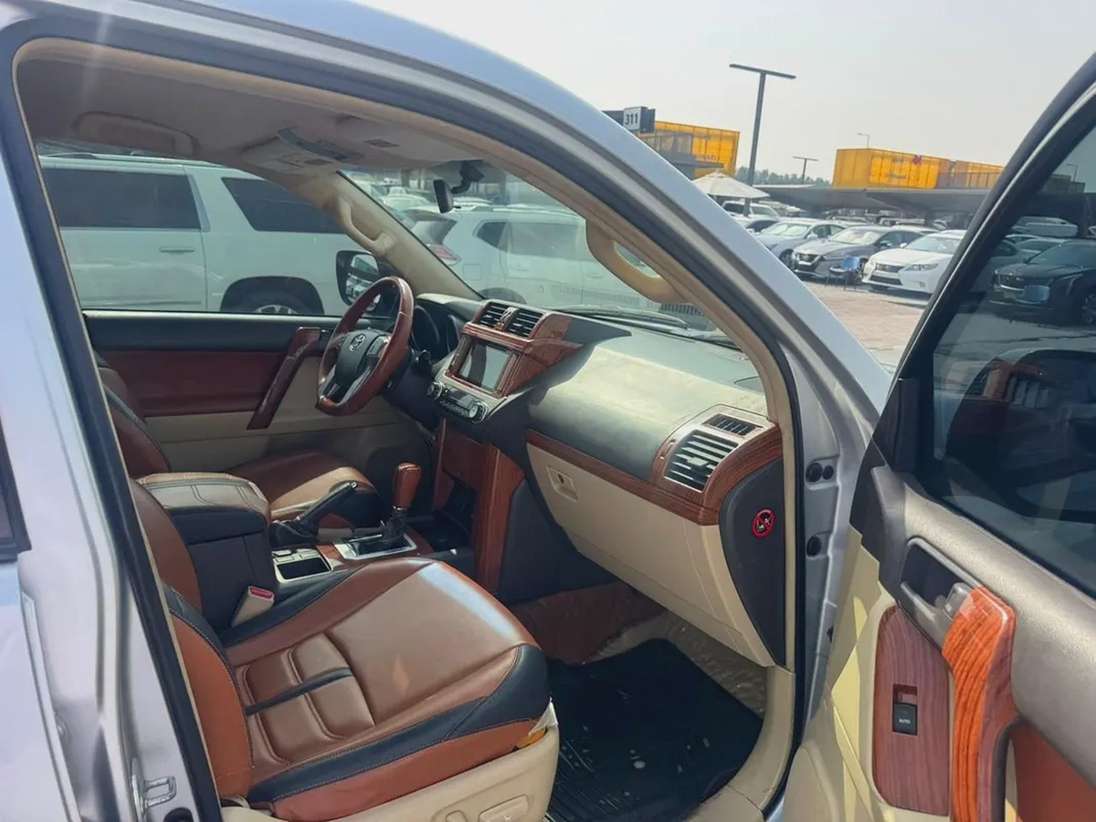 Toyota Prado 2014 silver color GCc Calen car-3-3