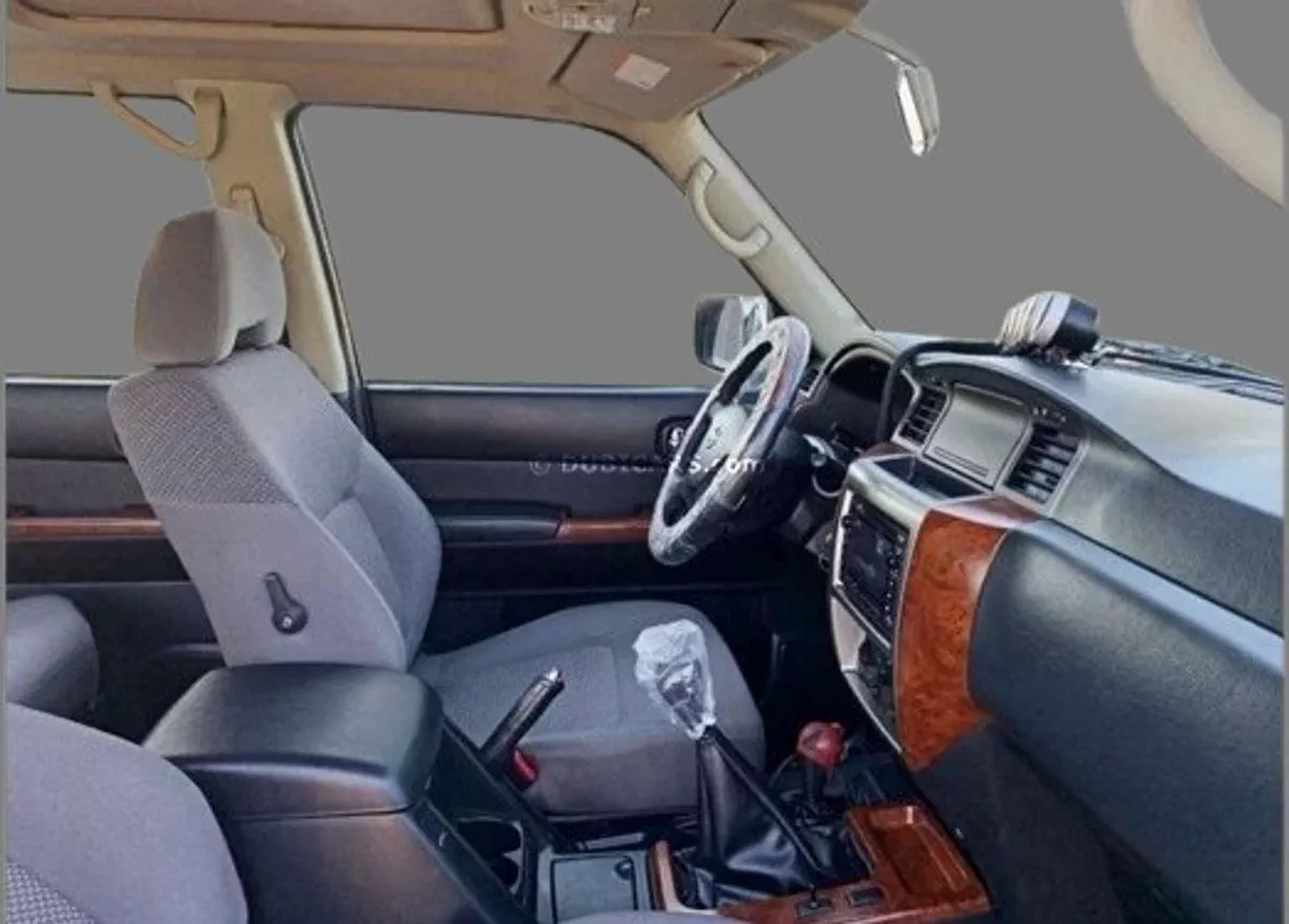 Nissan Patrol SAFARI GCC 4.8L-6CYL TURBO CHARGED EXCELLENT CONDITION - 1400 HORSE POWER-6-0