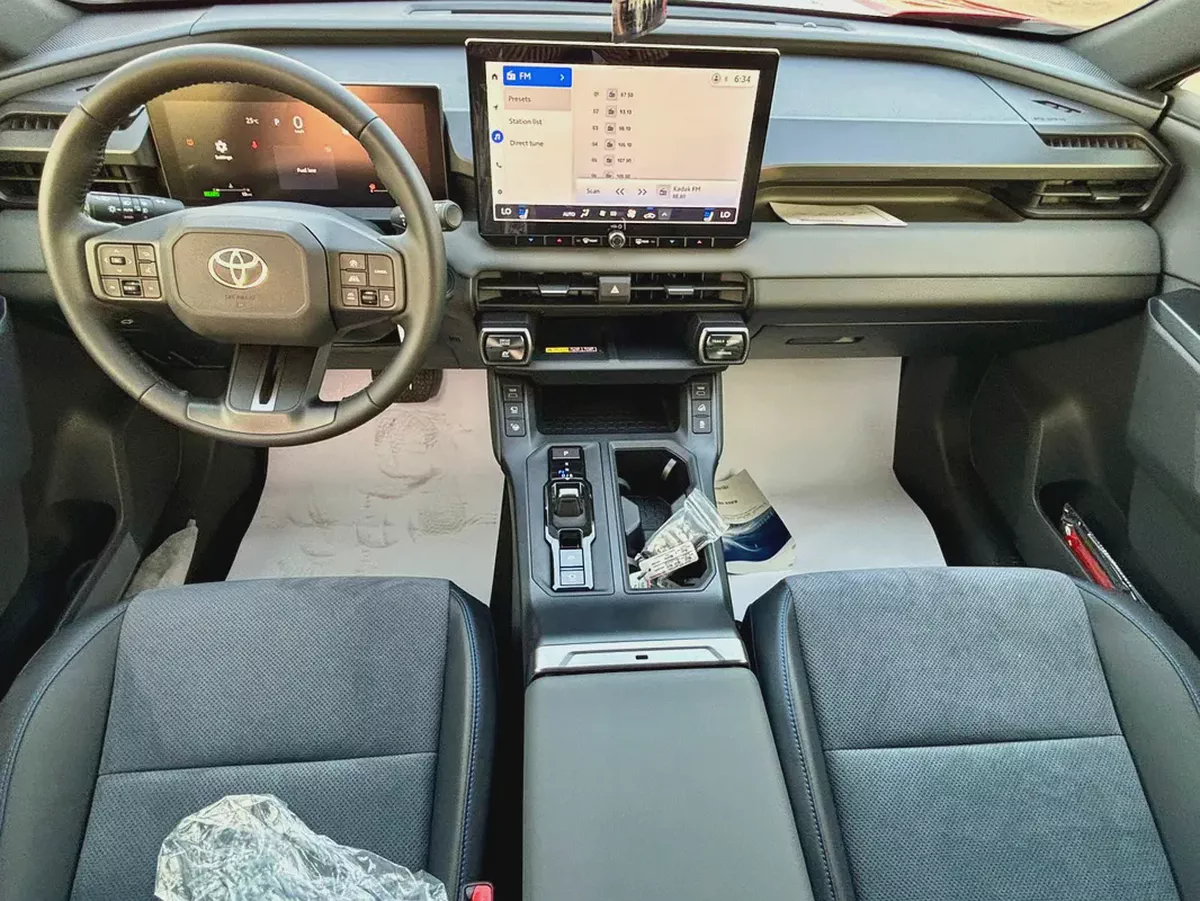 2026 Toyota RAV4 VXR GCC Specs - Brand New Condition-12-12