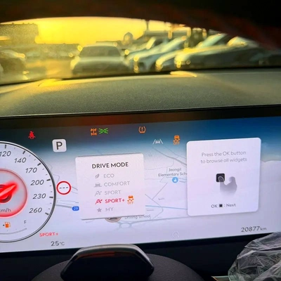 Genesis GV70 2025 | Korean Specs | Clean Title | 20K KM | White | جينسس GV70 2025-1