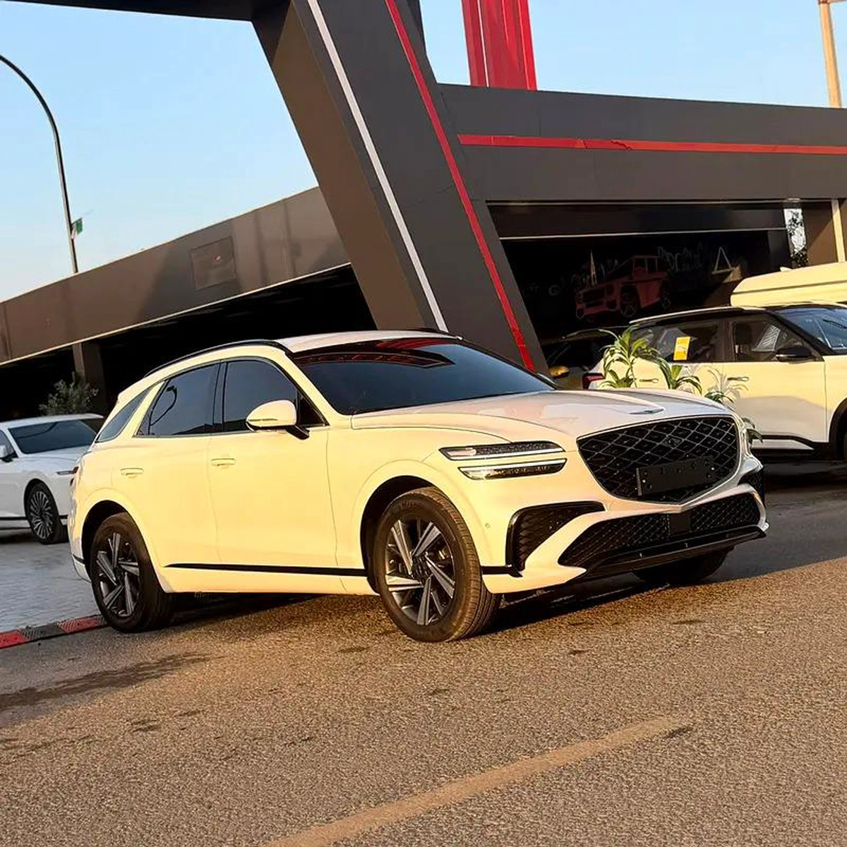 Genesis GV70 2025 | Korean Specs | Clean Title | 20K KM | White | جينسس GV70 2025-8-8