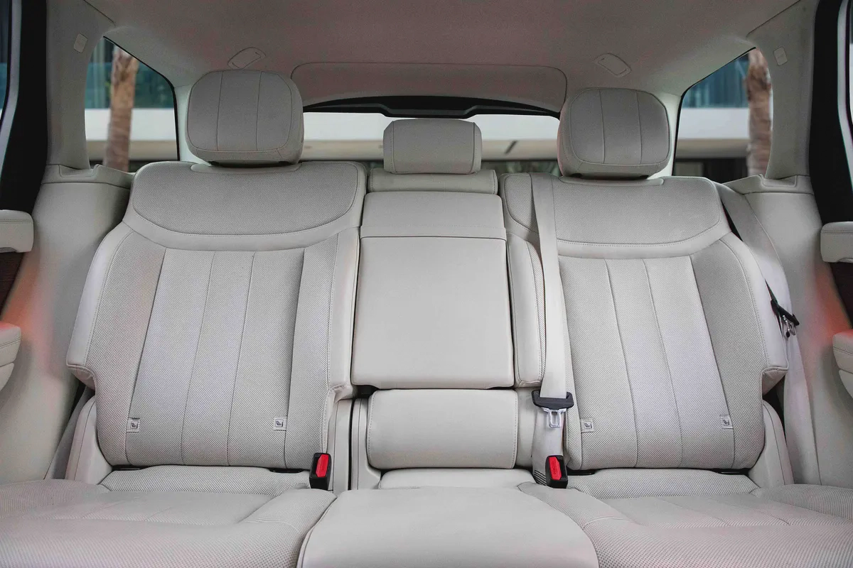 8,421 P.M |  Range Rover SE P400 | 0% Downpayment | 2028 WARRANTY/SERVICE!-11-11