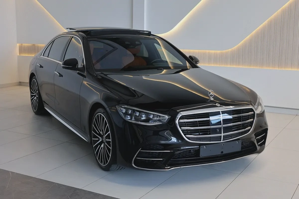 S500 4MATIC - GCC SPECS - WARRANTY / SERVICE 105,000 KM GARGASH - ACCIDENT FREE - EXCELENT CONDITION