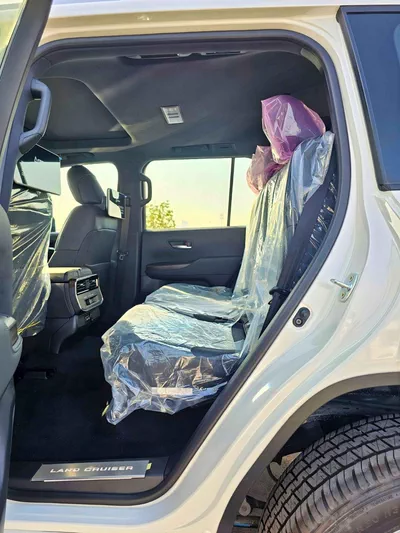 Toyota Land Cruiser GXR TWIN TURBO /3.5L V6 PETROL/REAR ENTERTAINMENT SCREEN /SUNROOF/FRONT PWR SEATS (CODE#GXR3M2)-11