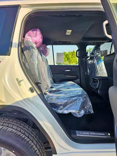 Toyota Land Cruiser GXR TWIN TURBO /3.5L V6 PETROL/REAR ENTERTAINMENT SCREEN /SUNROOF/FRONT PWR SEATS (CODE#GXR3M2)-12