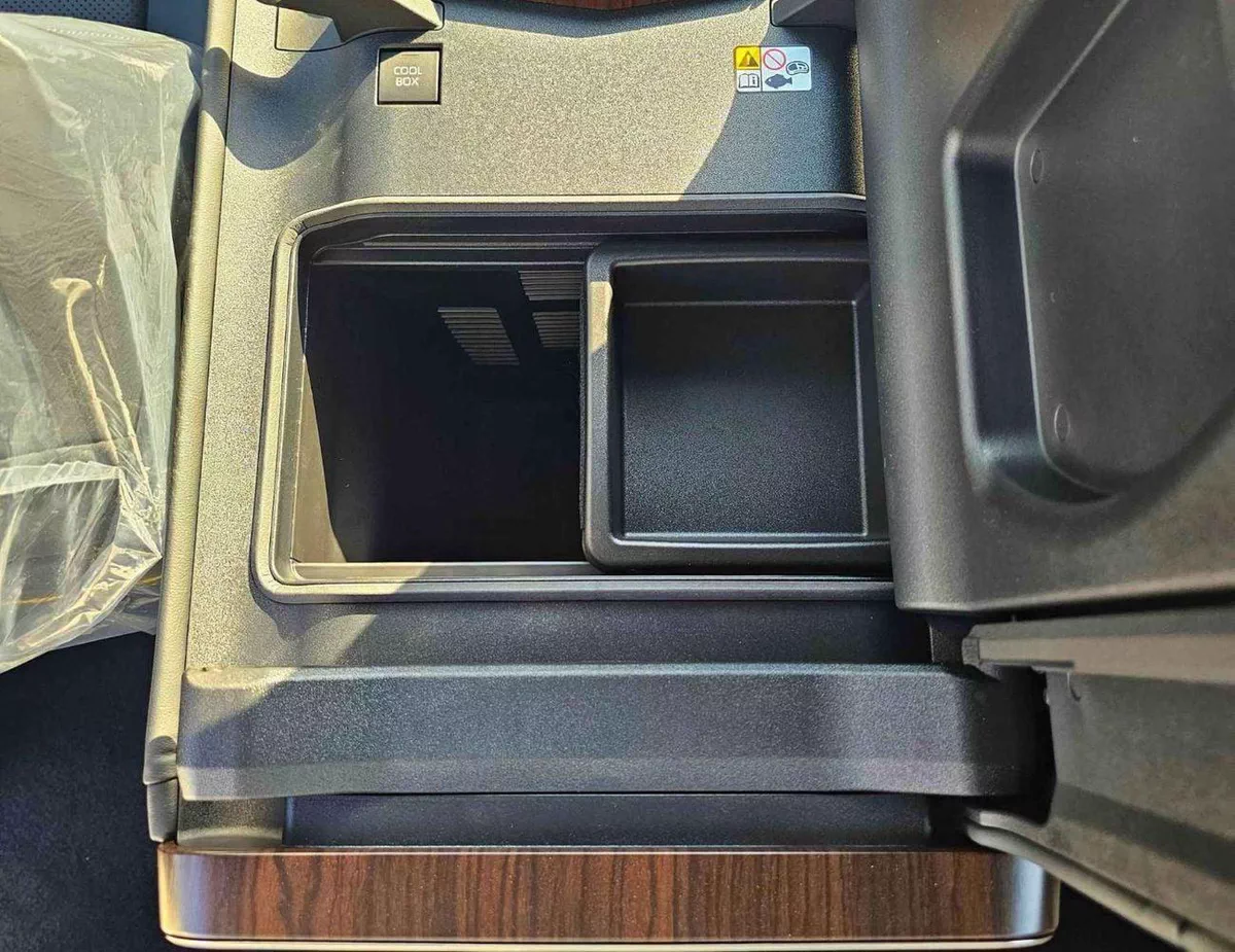 Toyota Land Cruiser GXR TWIN TURBO /3.5L V6 PETROL/REAR ENTERTAINMENT SCREEN /SUNROOF/FRONT PWR SEATS (CODE#GXR3M2)-17-0