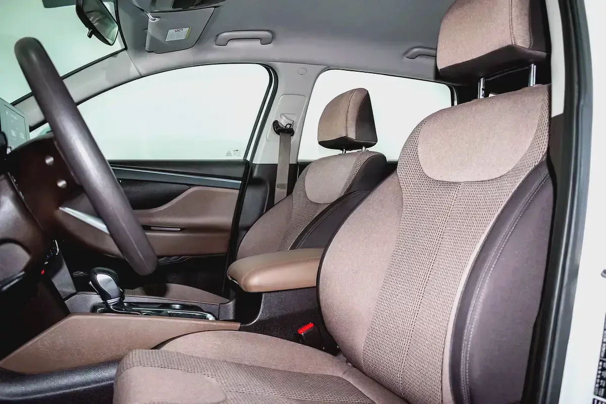 1 YEAR / 20,000 KM WARRANTY | 7 SEATER 2.5  | GCC | AED 1050 PM-13-13
