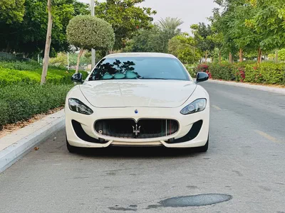 2014 Maserati GranTurismo Sport GCC | 4.7L V8 460 HP | Sport Skyhook Suspension | Red Carbon Fiber I-0