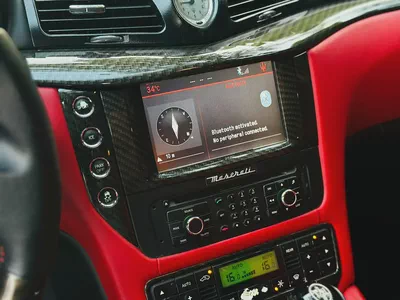 2014 Maserati GranTurismo Sport GCC | 4.7L V8 460 HP | Sport Skyhook Suspension | Red Carbon Fiber I-10