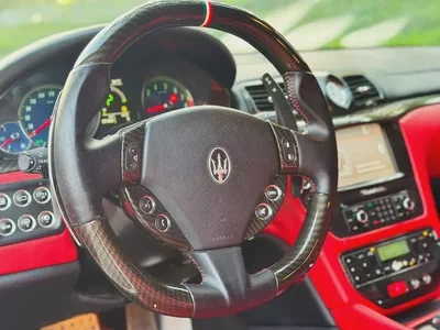 2014 Maserati GranTurismo Sport GCC | 4.7L V8 460 HP | Sport Skyhook Suspension | Red Carbon Fiber I-19