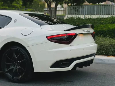 2014 Maserati GranTurismo Sport GCC | 4.7L V8 460 HP | Sport Skyhook Suspension | Red Carbon Fiber I-2