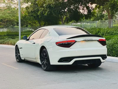 2014 Maserati GranTurismo Sport GCC | 4.7L V8 460 HP | Sport Skyhook Suspension | Red Carbon Fiber I-4