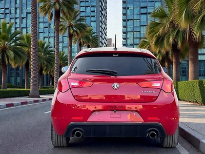 AED 436 P.M | Alfa Romeo Giulietta Veloce 2019 - GCC Specs-9
