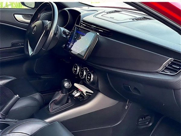 AED 436 P.M | Alfa Romeo Giulietta Veloce 2019 - GCC Specs