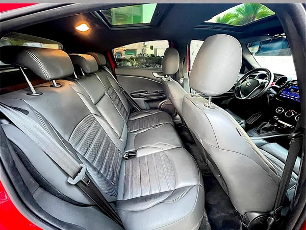 AED 436 P.M | Alfa Romeo Giulietta Veloce 2019 - GCC Specs