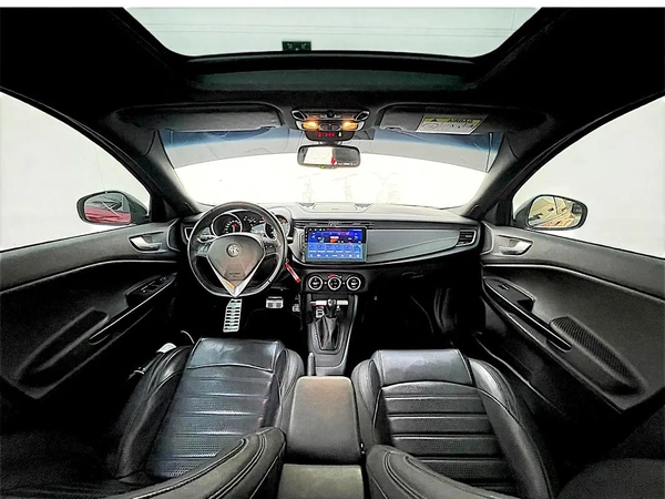 AED 436 P.M | Alfa Romeo Giulietta Veloce 2019 - GCC Specs
