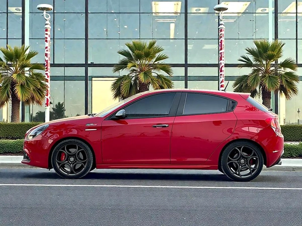 AED 436 P.M | Alfa Romeo Giulietta Veloce 2019 - GCC Specs