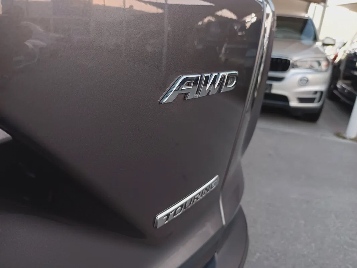 Honda CR-V Touring 2017 Canadian Specs-5-5