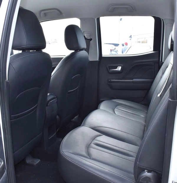Great Wall Wingle 7 ESP / Double Cabin ( 2020 Model ) in White Color GCC Specs
