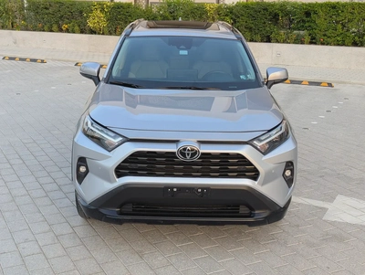 2023 Toyota Rav 4 XLE Premium 4X4 - American Specs - GCC Ready!-16