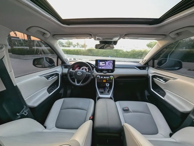 2023 Toyota Rav 4 XLE Premium 4X4 - American Specs - GCC Ready!-3