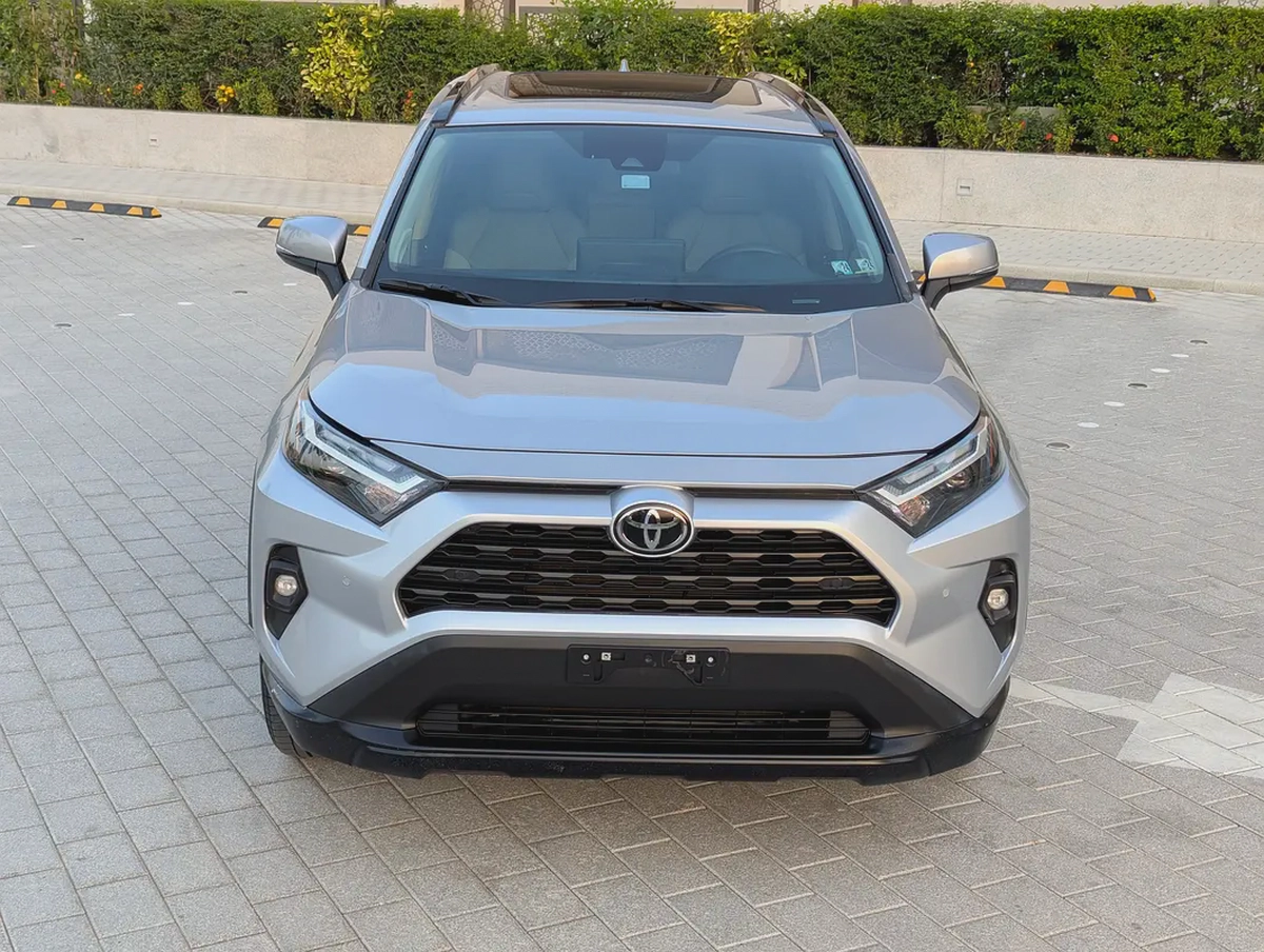 2023 Toyota Rav 4 XLE Premium 4X4 - American Specs - GCC Ready!