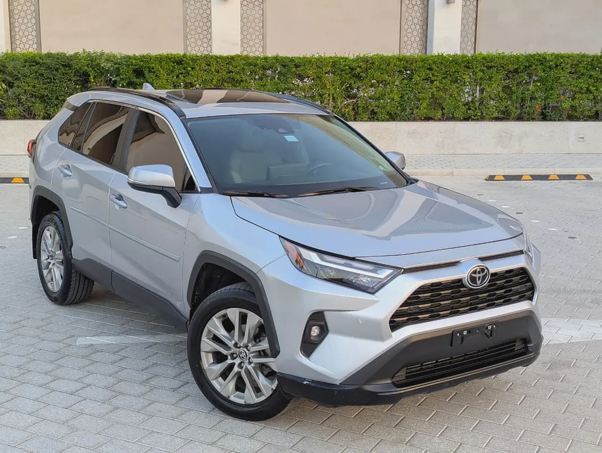 2023 Toyota Rav 4 XLE Premium 4X4 - American Specs - GCC Ready!