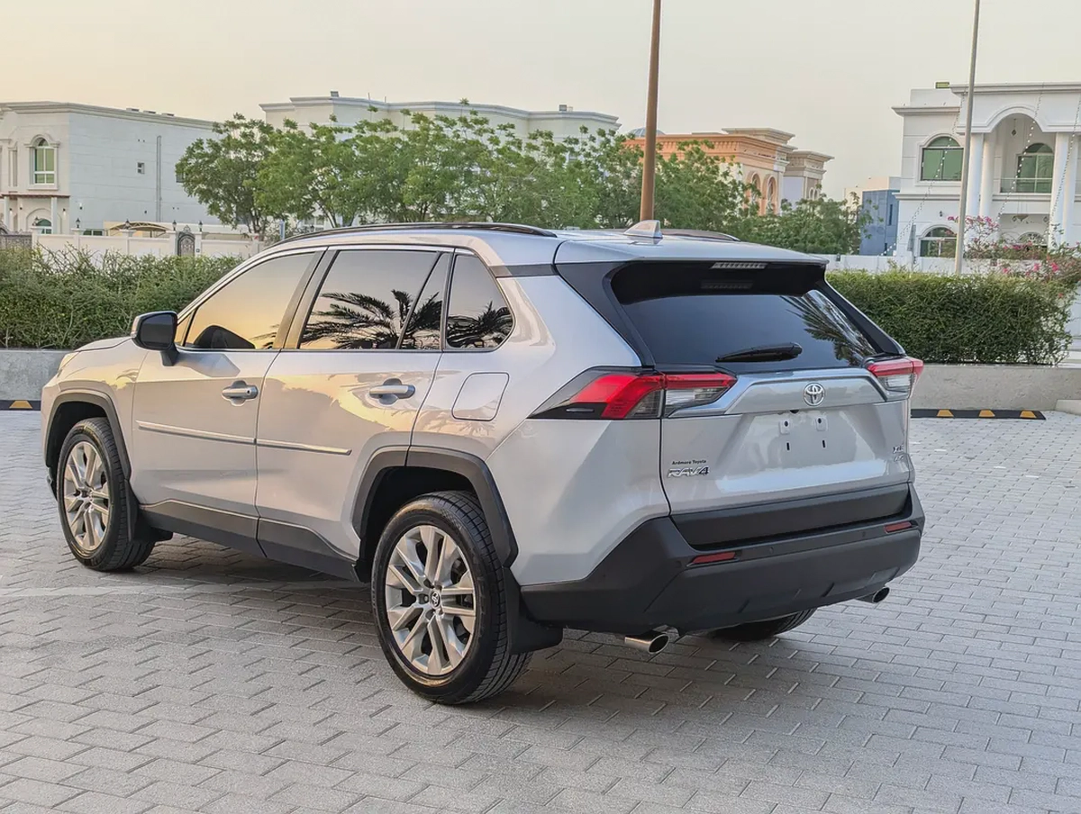 2023 Toyota Rav 4 XLE Premium 4X4 - American Specs - GCC Ready!