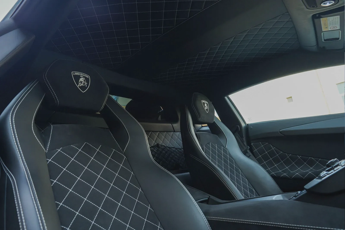 Lamborghini Aventador 2018-20-20