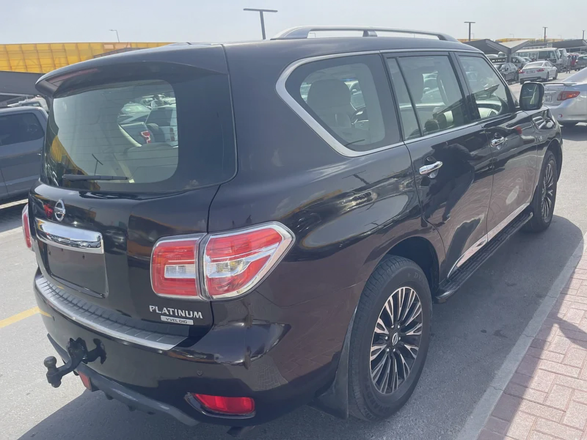 Nissan patrol 2011 brown color GCCcalen car