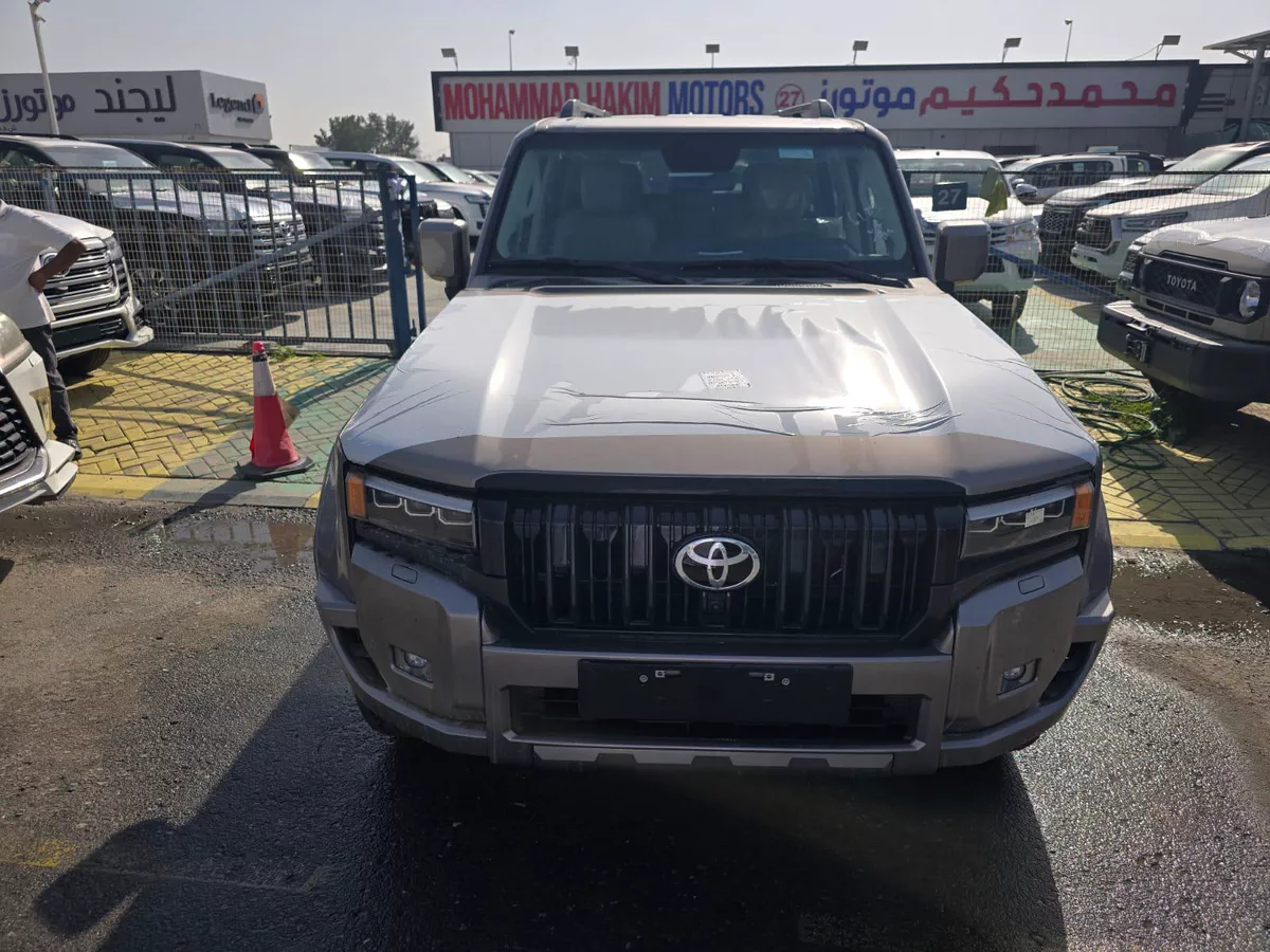 TOYOTA PRADO ADVENTURE 2026 – SILVER EXTERIOR-4-4