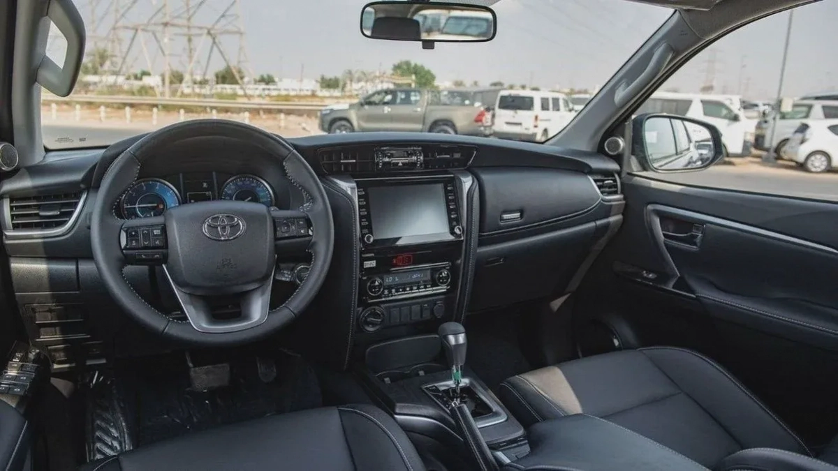 TOYOTA FORTUNER EXR DIESEL 2026 – BLACK EXTERIOR-8-8