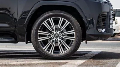 Lexus LX600 SIGNATURE-12