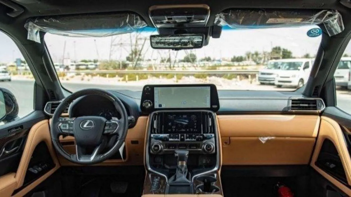 Lexus LX600 SIGNATURE-4-0