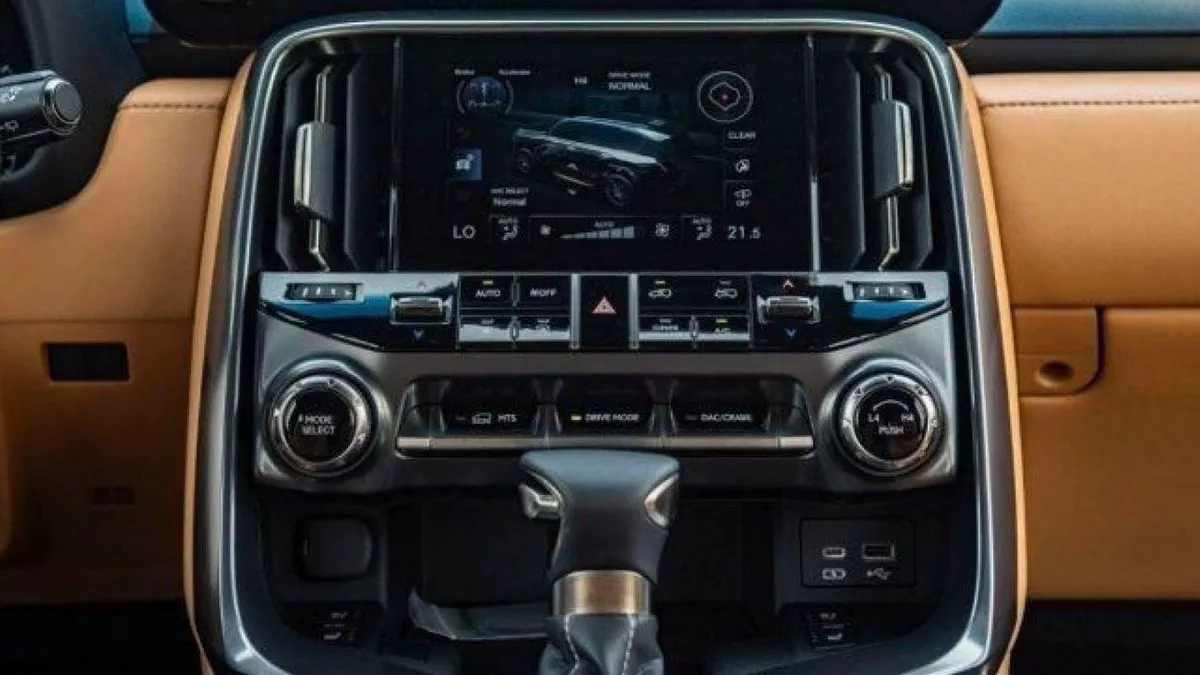 Lexus LX600 SIGNATURE-8-0