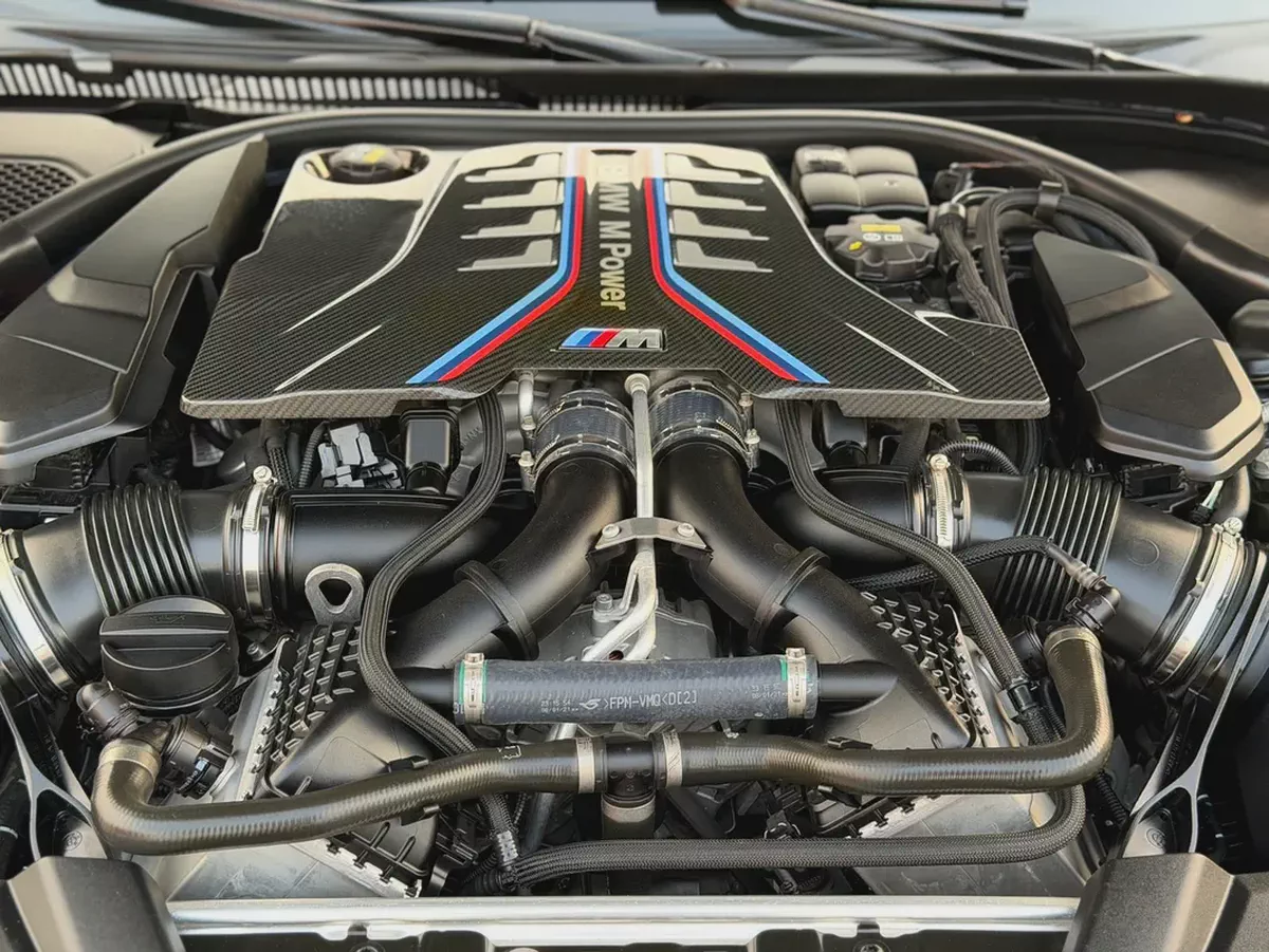 BMW M5 CS | LIMITED PRODUCTION | AGENCY WARRANTY | FULL AGMC SERVICE HISTORY | GCC-19-19