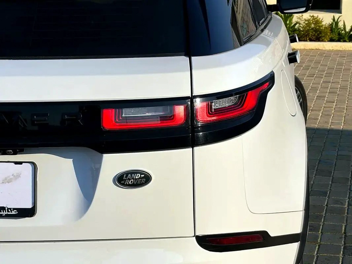 AED 3,000 P.M | 0% DOWN PAYMENT | RANGE ROVER VELAR P300 HSE R-DYNAMIC-5-5