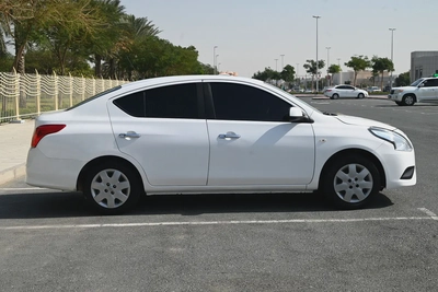 0% DP - APPLE CARPLAY - NISSAN SUNNY SV - GCC-4