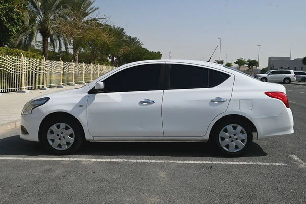0% DP - APPLE CARPLAY - NISSAN SUNNY SV - GCC