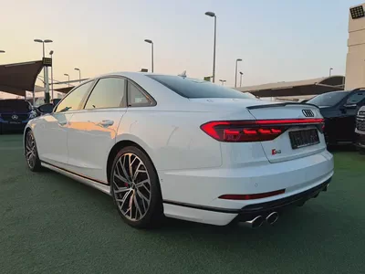 (2020) AUDI //S8// GCC FULL OPTION -ORIGINAL PAINT--6