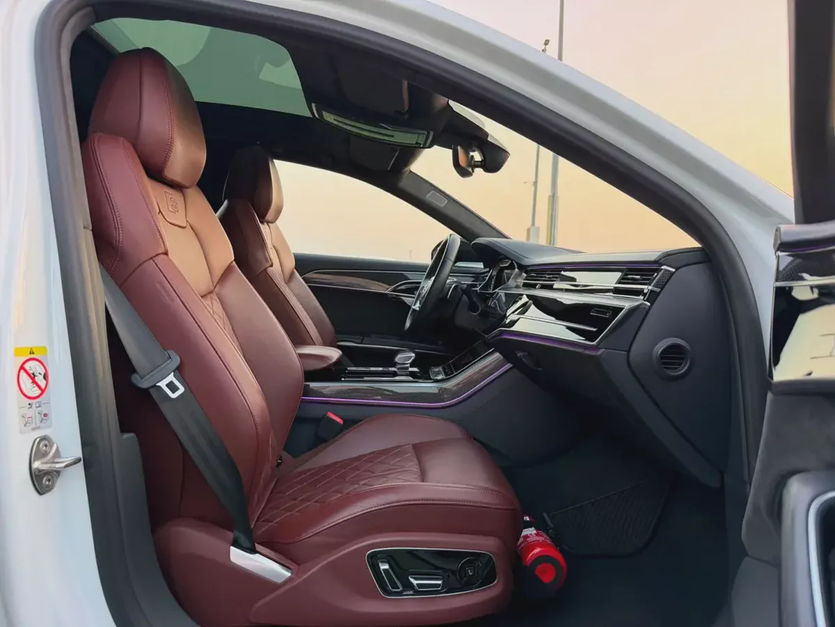 (2020) AUDI //S8// GCC FULL OPTION -ORIGINAL PAINT--14-14