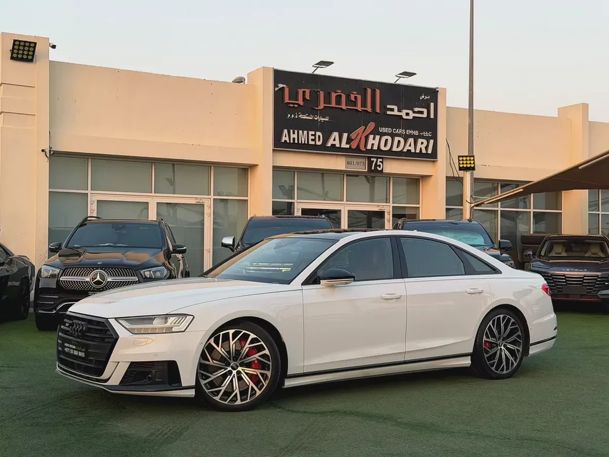 (2020) AUDI //S8// GCC FULL OPTION -ORIGINAL PAINT-
