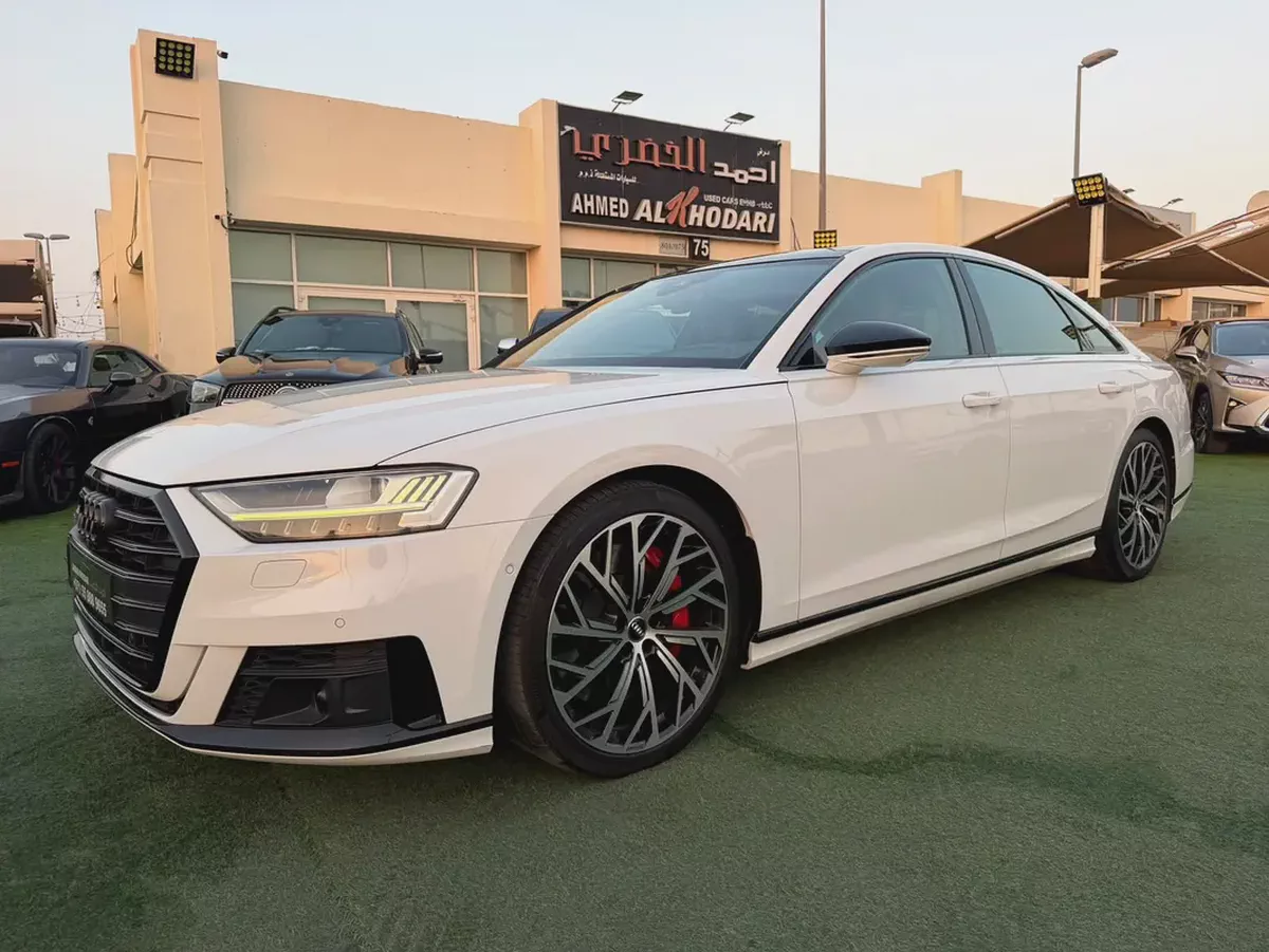(2020) AUDI //S8// GCC FULL OPTION -ORIGINAL PAINT--1-1