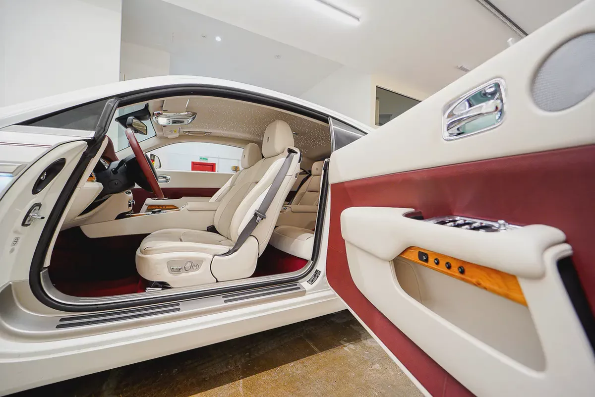 AED 13,457 PM | ROLLS ROYCE WRAITH 2019| STARLIGHT 4 BUTTONS| AGENCY SERVICE CONTRACT APRIL 2028 GCC-9-9