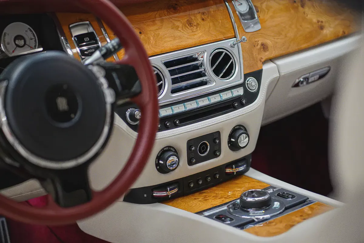 AED 13,457 PM | ROLLS ROYCE WRAITH 2019| STARLIGHT 4 BUTTONS| AGENCY SERVICE CONTRACT APRIL 2028 GCC-13-13