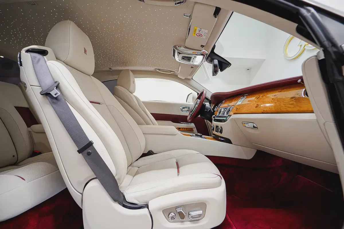 AED 13,457 PM | ROLLS ROYCE WRAITH 2019| STARLIGHT 4 BUTTONS| AGENCY SERVICE CONTRACT APRIL 2028 GCC-16-16
