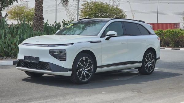 XPENG G9 (White Orange)