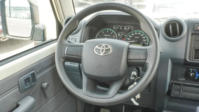 Toyota Land Cruiser Pick Up 4.2L Diesel-3