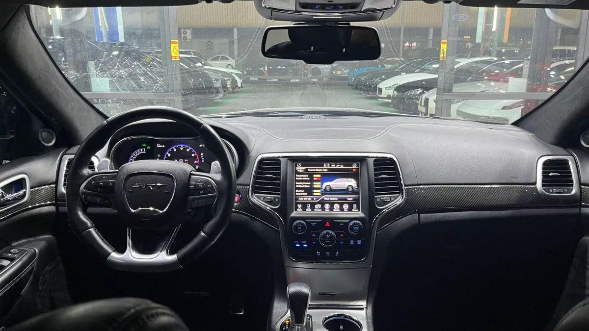 Jeep Grand Cherokee SRT-16-0