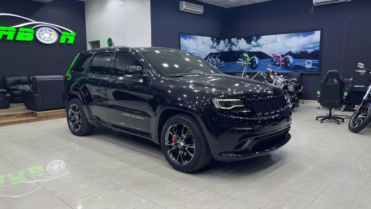 Jeep Grand Cherokee SRT-3-0